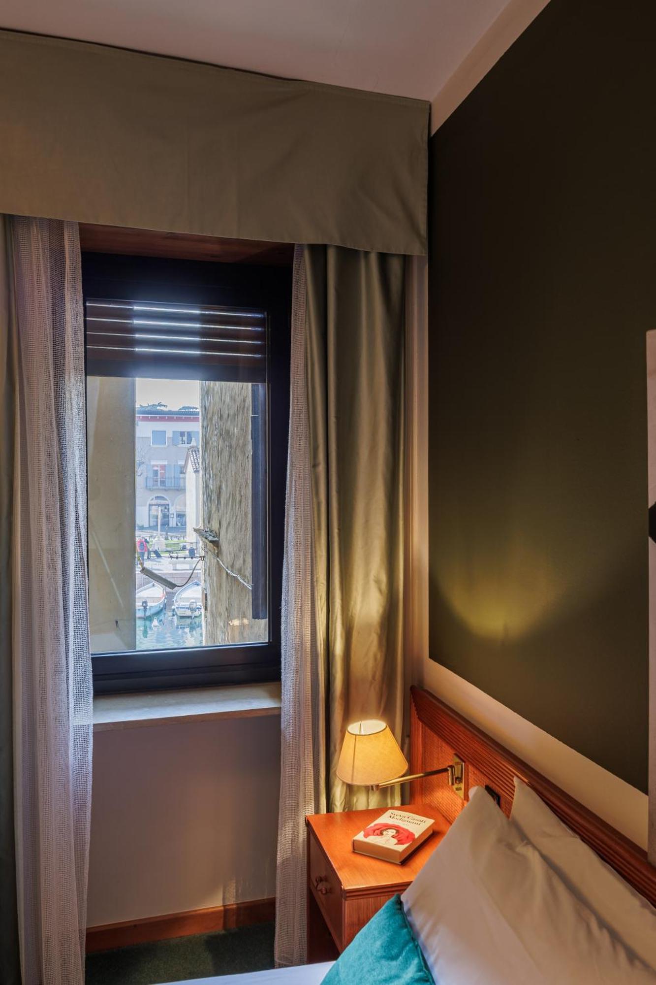 Hotel Alla Grotta Lazise Extérieur photo
